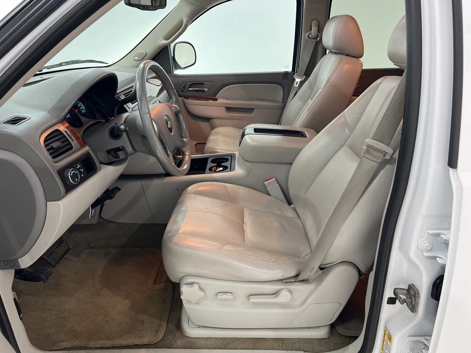 2014 Chevrolet Tahoe 3rd Gen - Image 16 of 21
