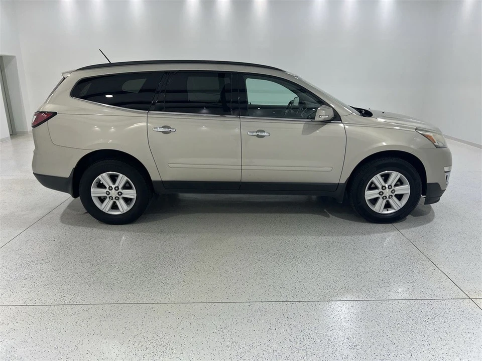 2014 Chevrolet Traverse - Image 9 of 12