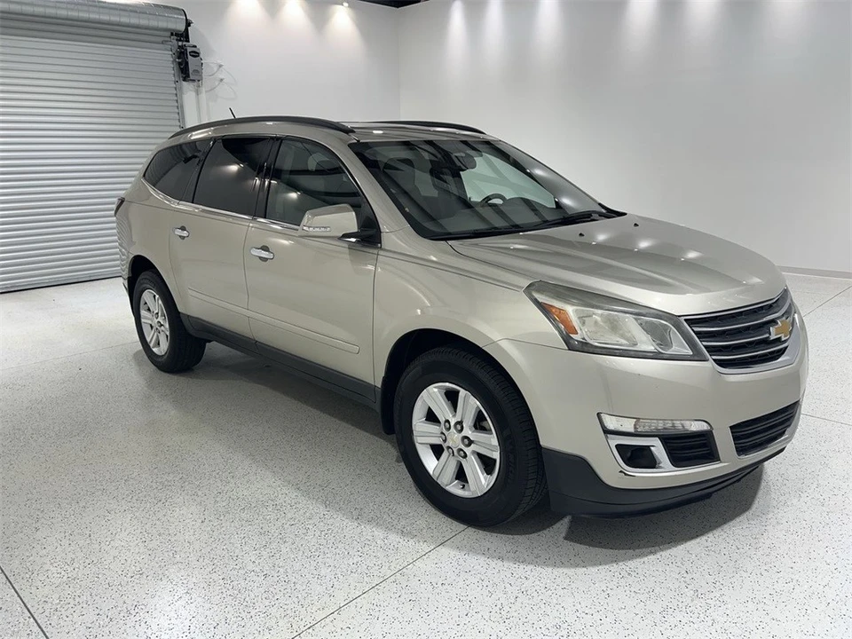 2014 Chevrolet Traverse - Image 2 of 12