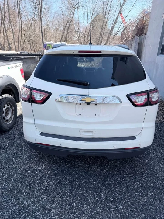 2014 Chevrolet Traverse - Image 2 of 7