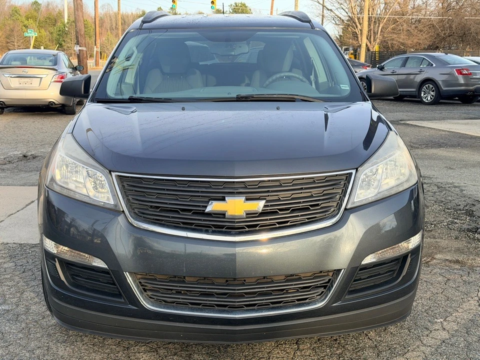 2014 Chevrolet Traverse - Image 2 of 16