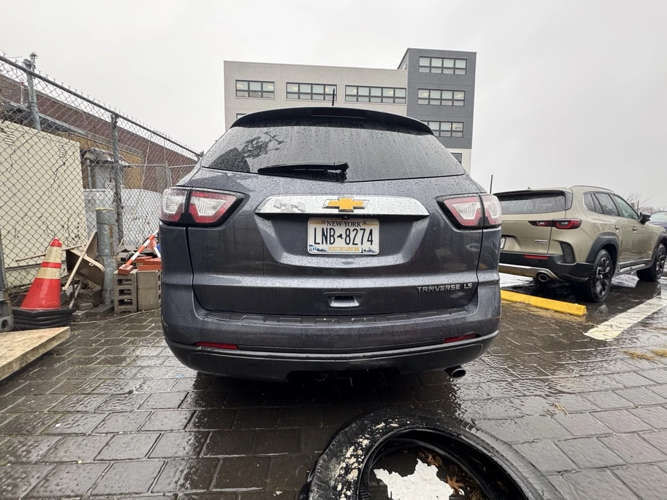 2014 Chevrolet Traverse - Image 5 of 11