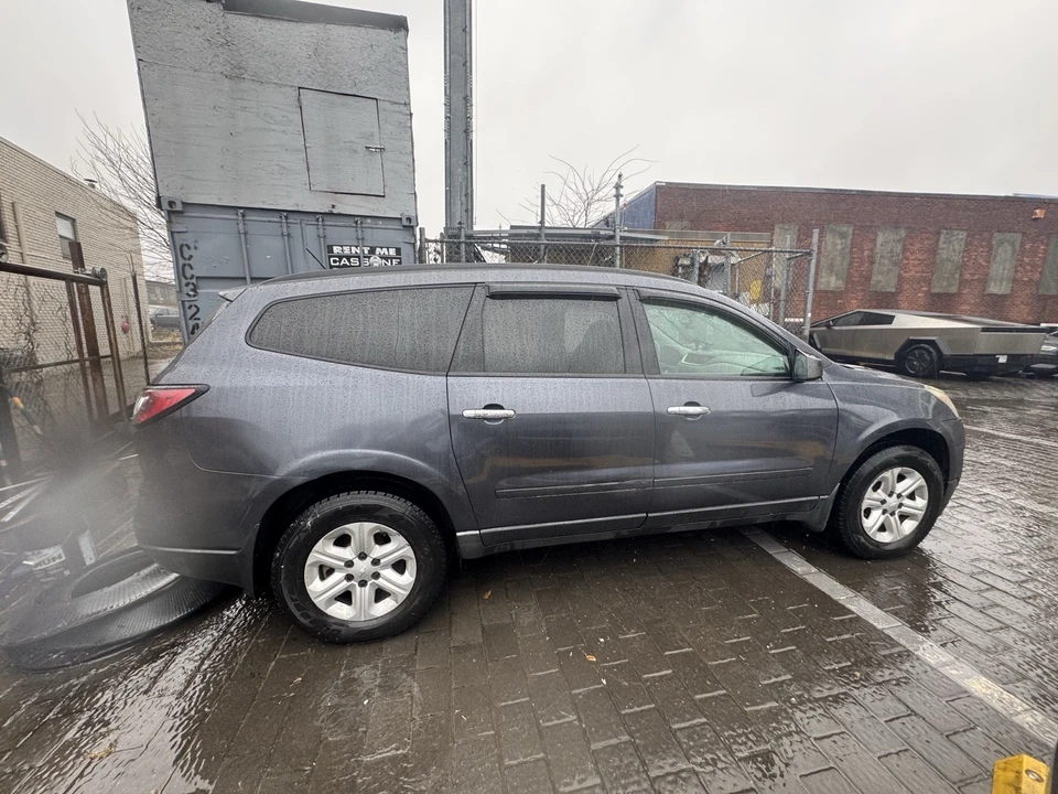 2014 Chevrolet Traverse - Image 8 of 11