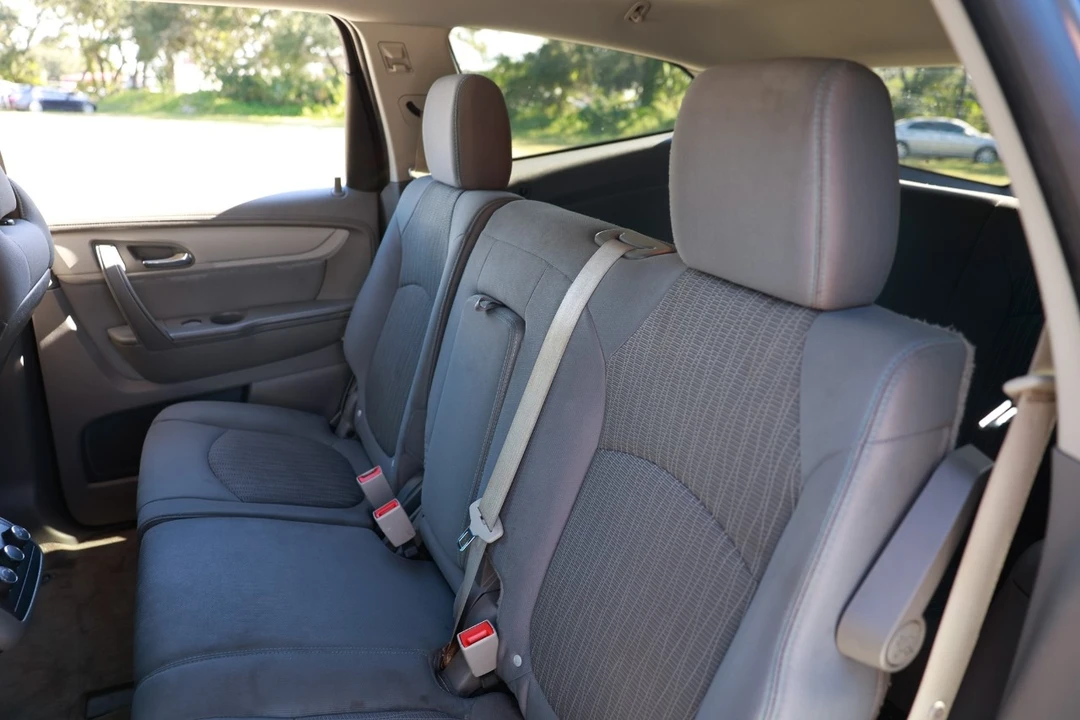 2014 Chevrolet Traverse - Image 10 of 12