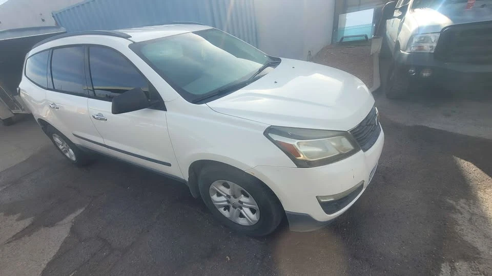 2014 Chevrolet Traverse - Image 2 of 9