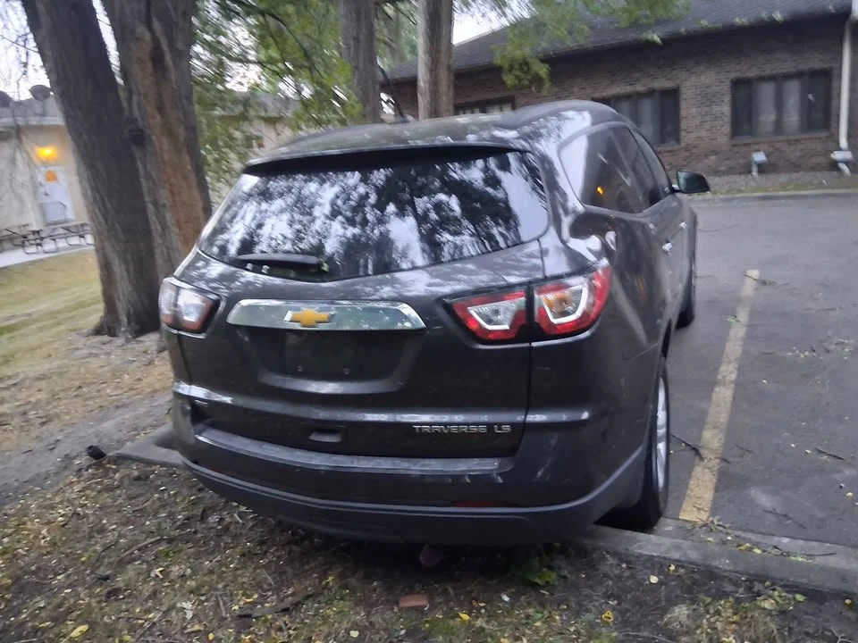 2014 Chevrolet Traverse - Image 2 of 14