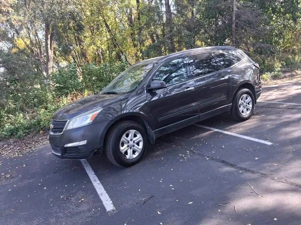 2014 Chevrolet Traverse - Image 2 of 15