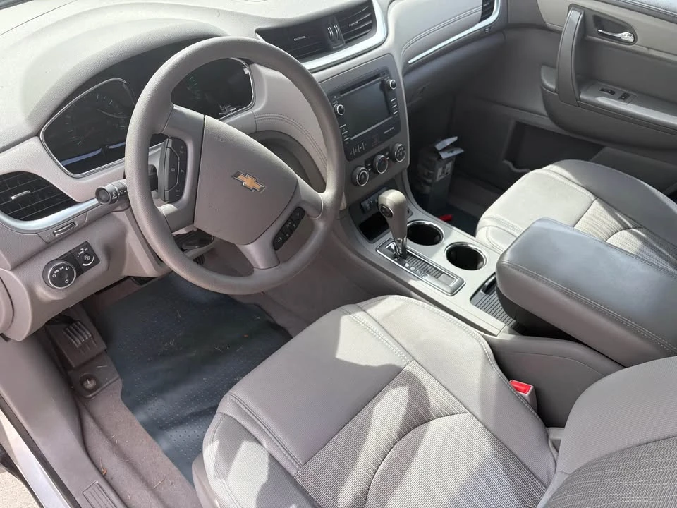 2014 Chevrolet Traverse - Image 5 of 10