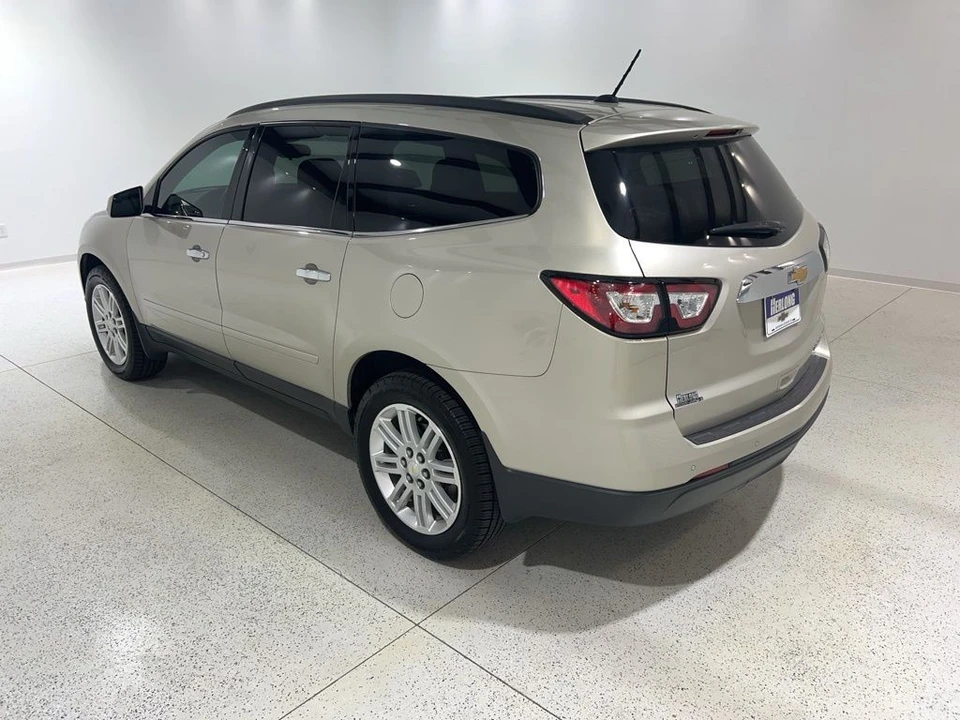 2014 Chevrolet Traverse - Image 2 of 21