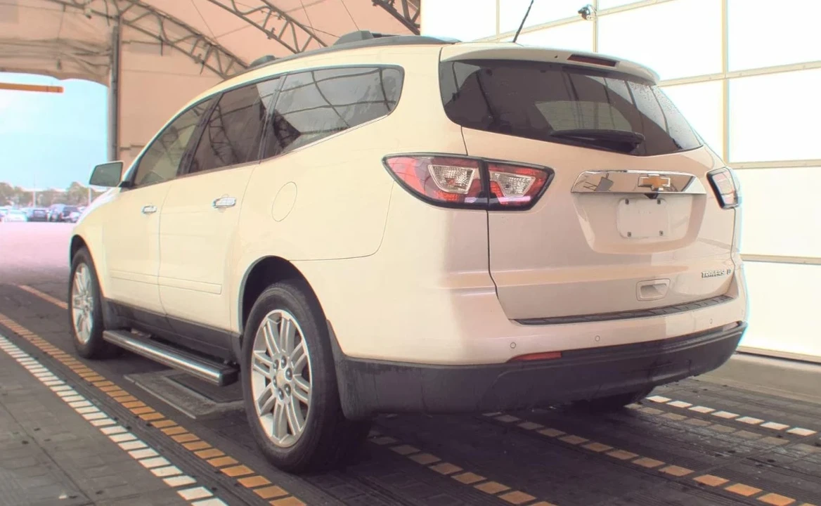 2014 Chevrolet Traverse - Image 5 of 9