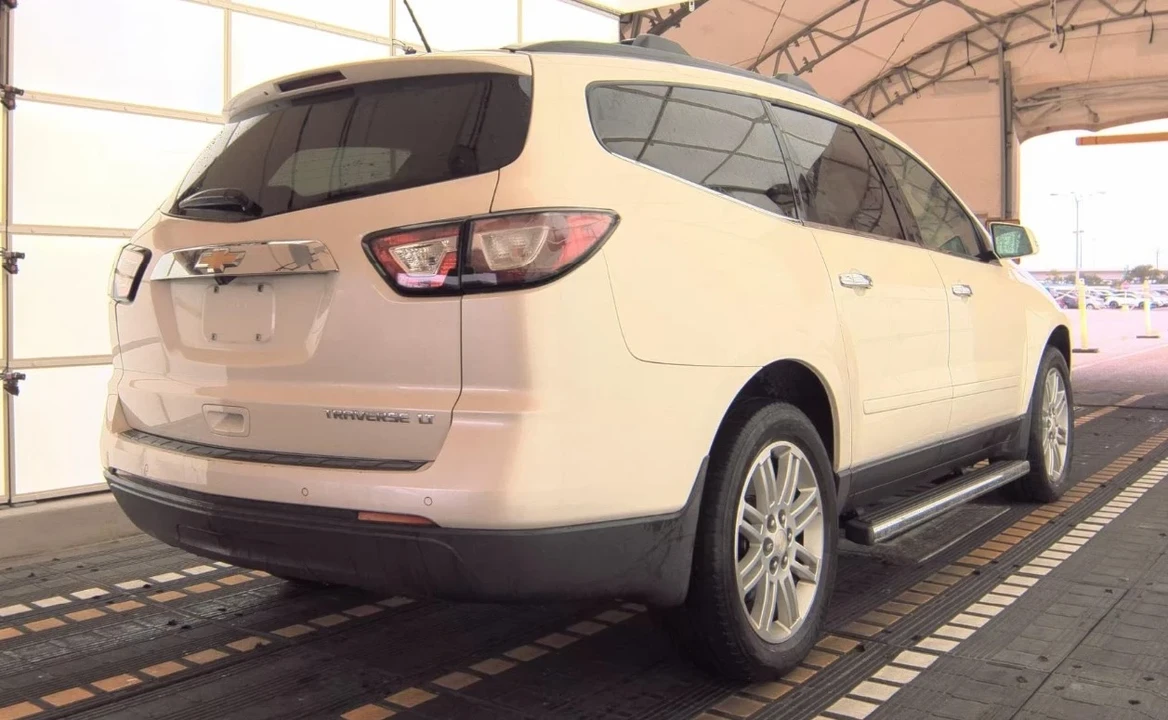 2014 Chevrolet Traverse - Image 4 of 9