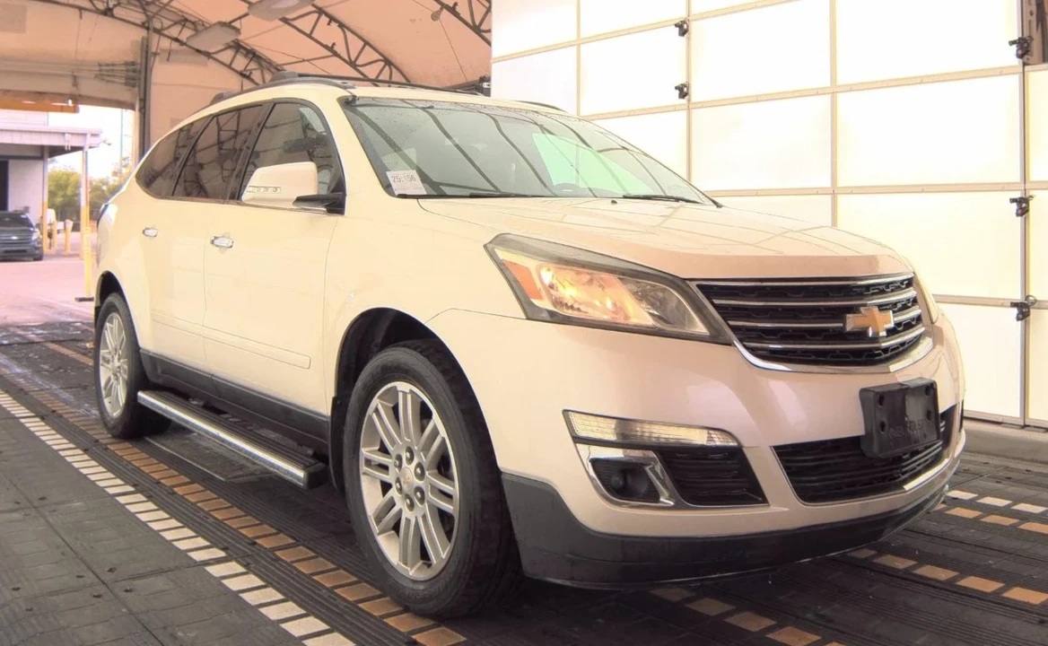 2014 Chevrolet Traverse - Image 3 of 9