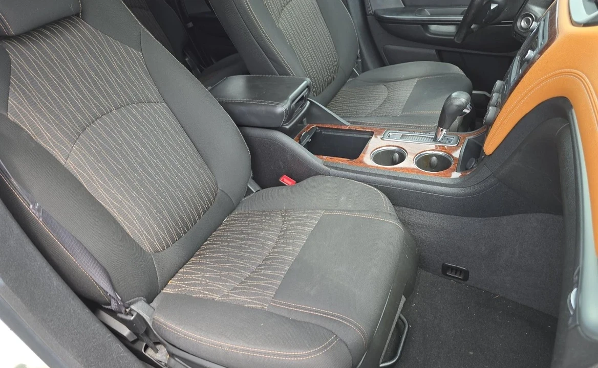 2014 Chevrolet Traverse - Image 6 of 9