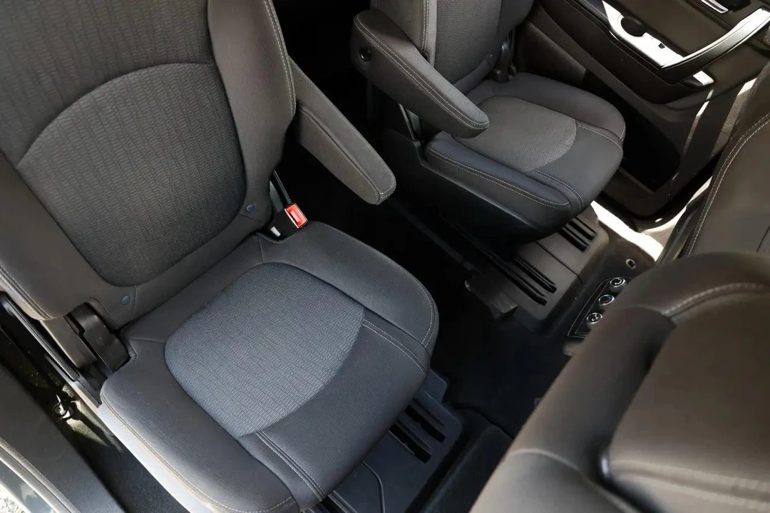 2014 Chevrolet Traverse - Image 10 of 21