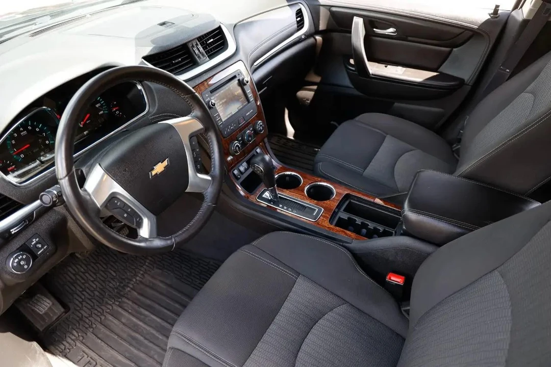 2014 Chevrolet Traverse - Image 4 of 21