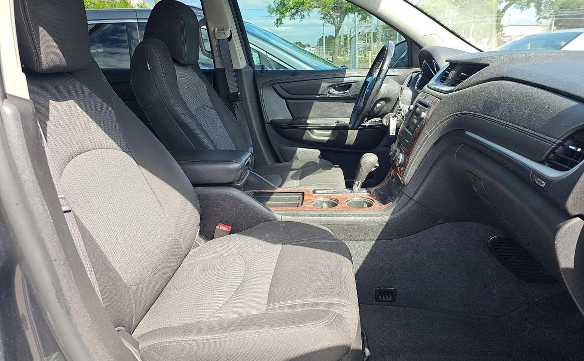 2014 Chevrolet Traverse - Image 8 of 14
