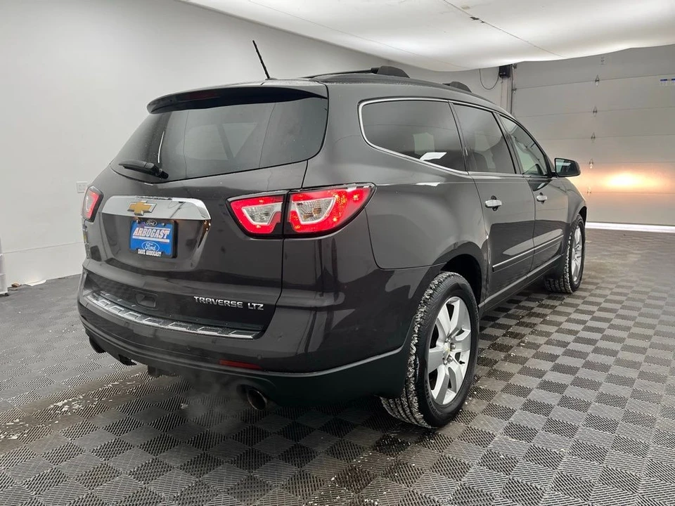2014 Chevrolet Traverse - Image 10 of 12