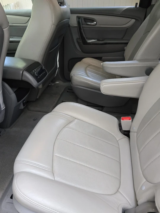 2014 Chevrolet Traverse - Image 11 of 13