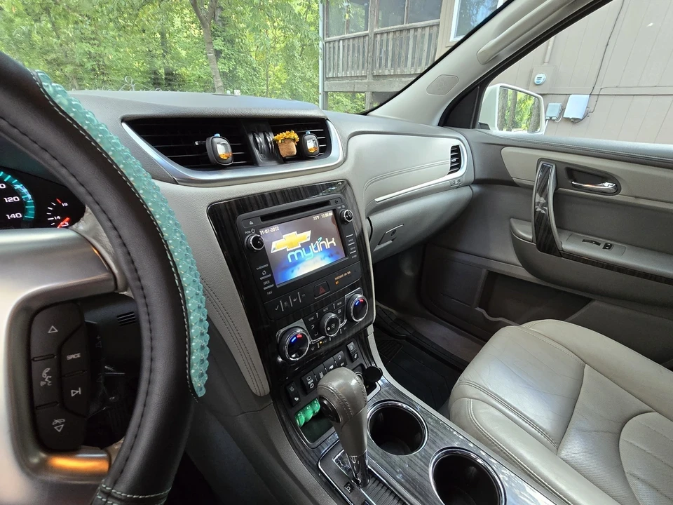 2014 Chevrolet Traverse - Image 8 of 13