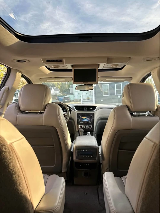 2014 Chevrolet Traverse - Image 9 of 11