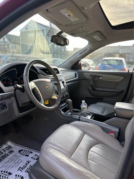 2014 Chevrolet Traverse - Image 8 of 11