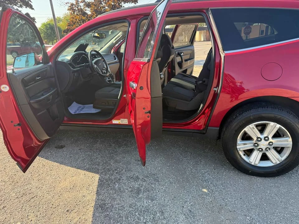 2014 Chevrolet Traverse - Image 9 of 14