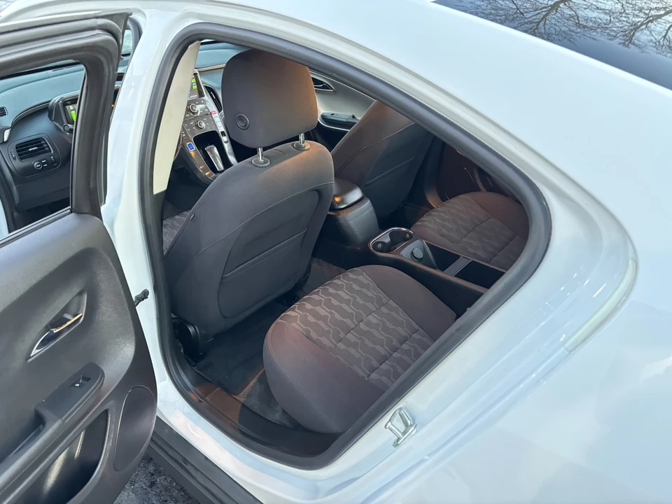 2014 Chevrolet Volt - Image 18 of 21