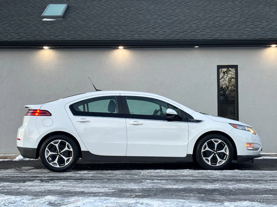 2014 Chevrolet Volt - Image 10 of 21