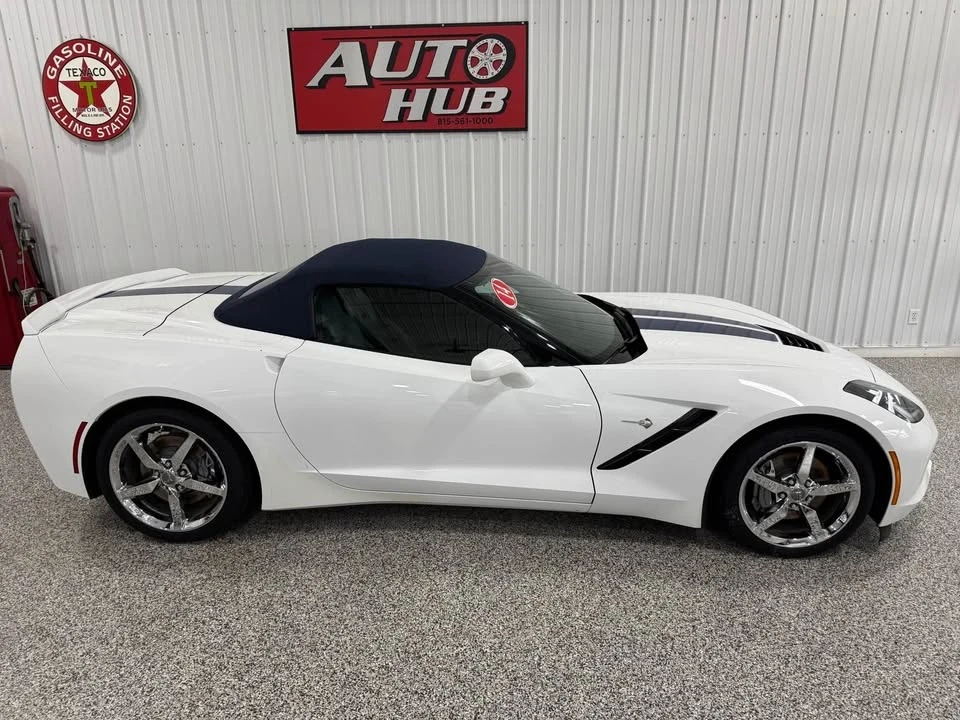 2014 Chevrolet Corvette C7 - Image 2 of 15