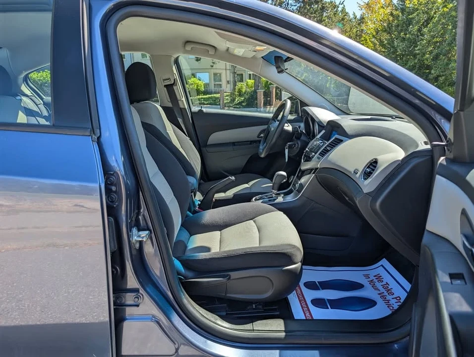 2014 Chevrolet Cruze - Image 8 of 10