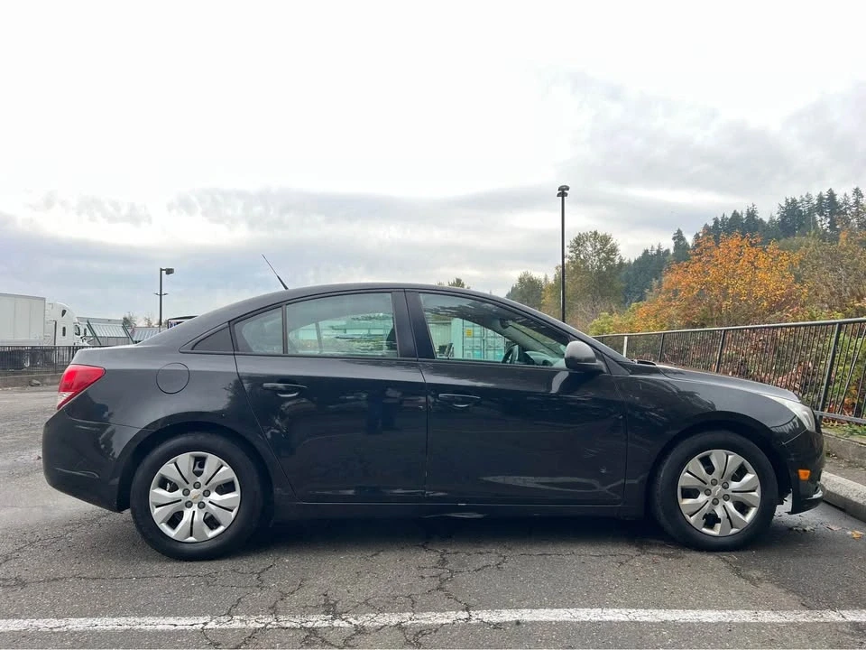 2014 Chevrolet Cruze - Image 2 of 11