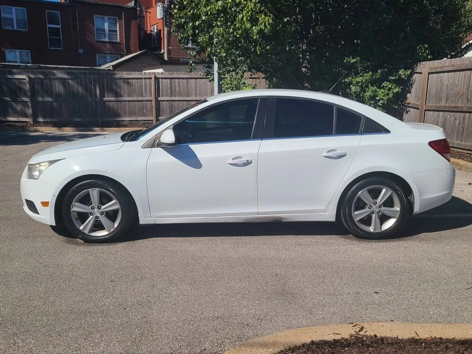 2014 Chevrolet Cruze - Image 2 of 10