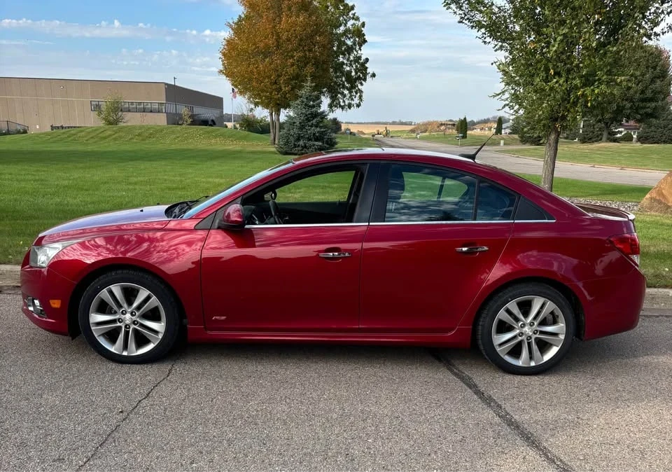 2014 Chevrolet Cruze - Image 2 of 13