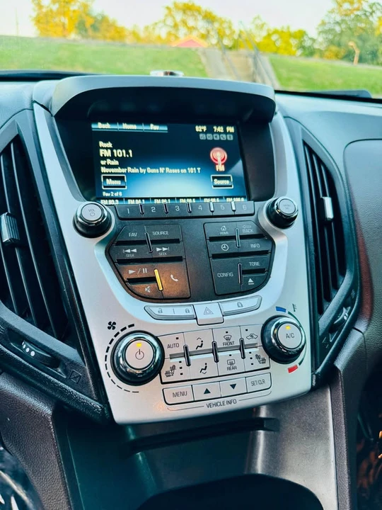 2014 Chevrolet Equinox - Image 11 of 18