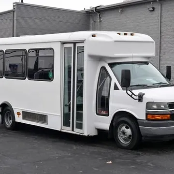 2014 Chevrolet Express 4500 DRW Shuttle Bus RWD