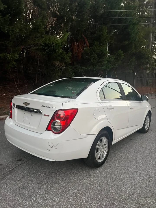 2014 Chevrolet Aveo/Sonic - Image 3 of 15