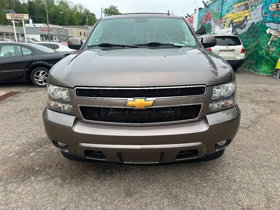 2014 Chevrolet Suburban 10th Gen - Image 2 of 16