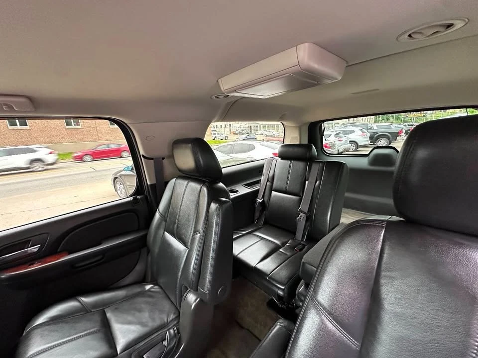 2014 Chevrolet Suburban 10th Gen - Image 10 of 16