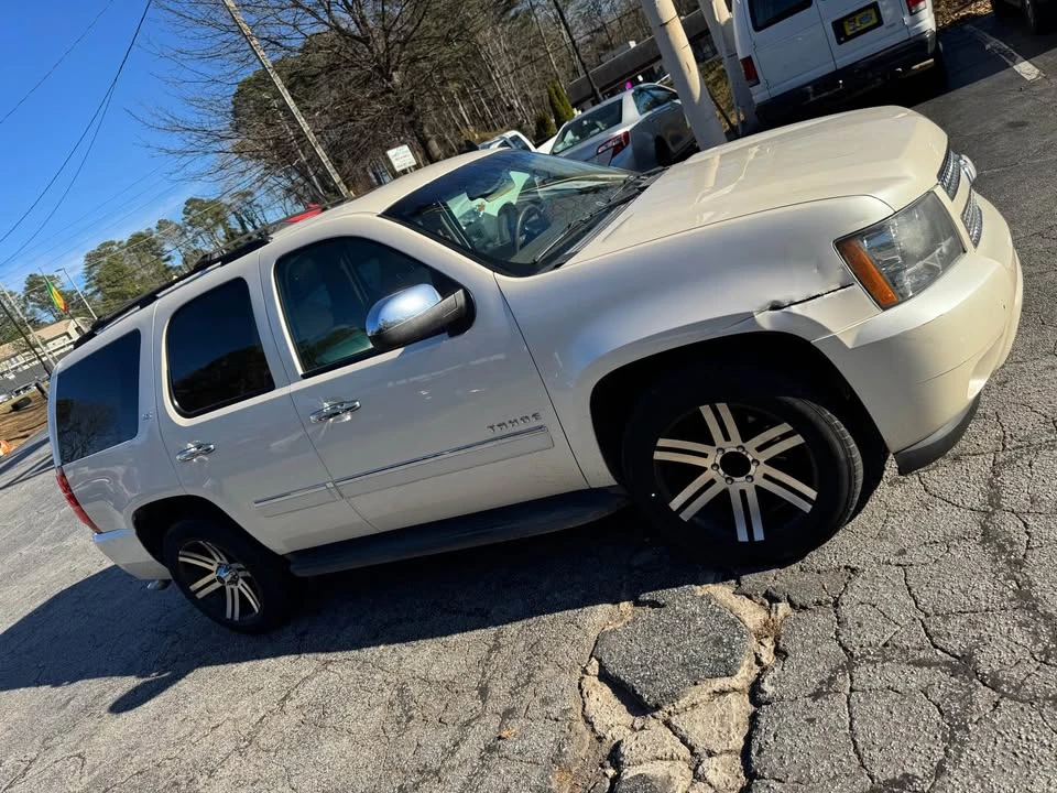 2014 Chevrolet Tahoe 3rd Gen - Image 5 of 9