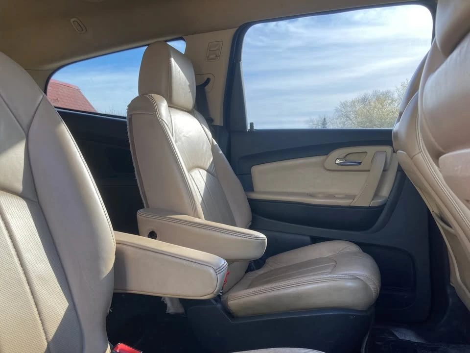 2014 Chevrolet Traverse - Image 3 of 4