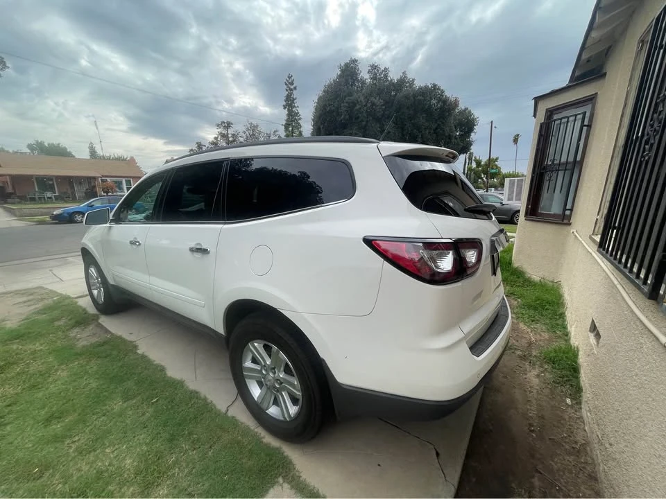 2014 Chevrolet Traverse - Image 2 of 4