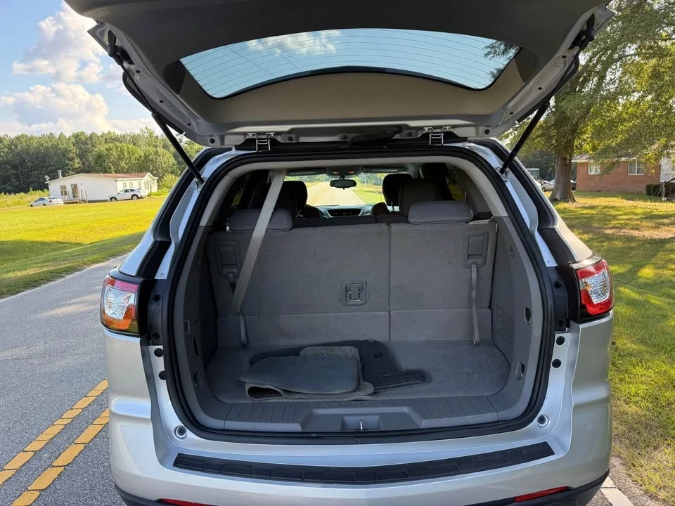 2014 Chevrolet Traverse - Image 12 of 16