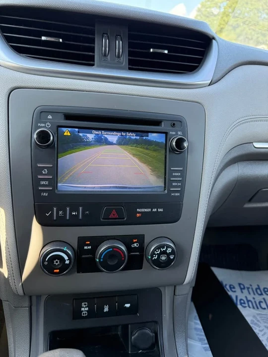 2014 Chevrolet Traverse - Image 6 of 16