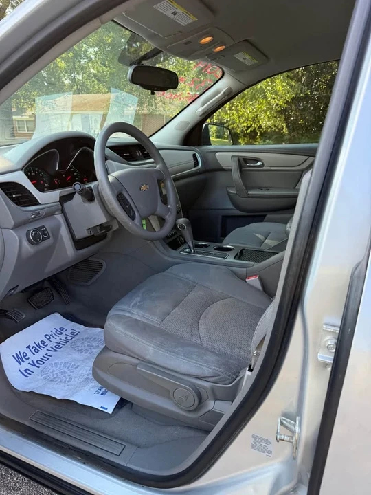 2014 Chevrolet Traverse - Image 3 of 16
