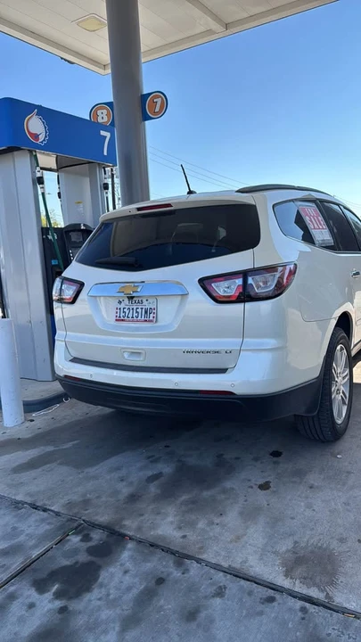 2014 Chevrolet Traverse - Image 2 of 6