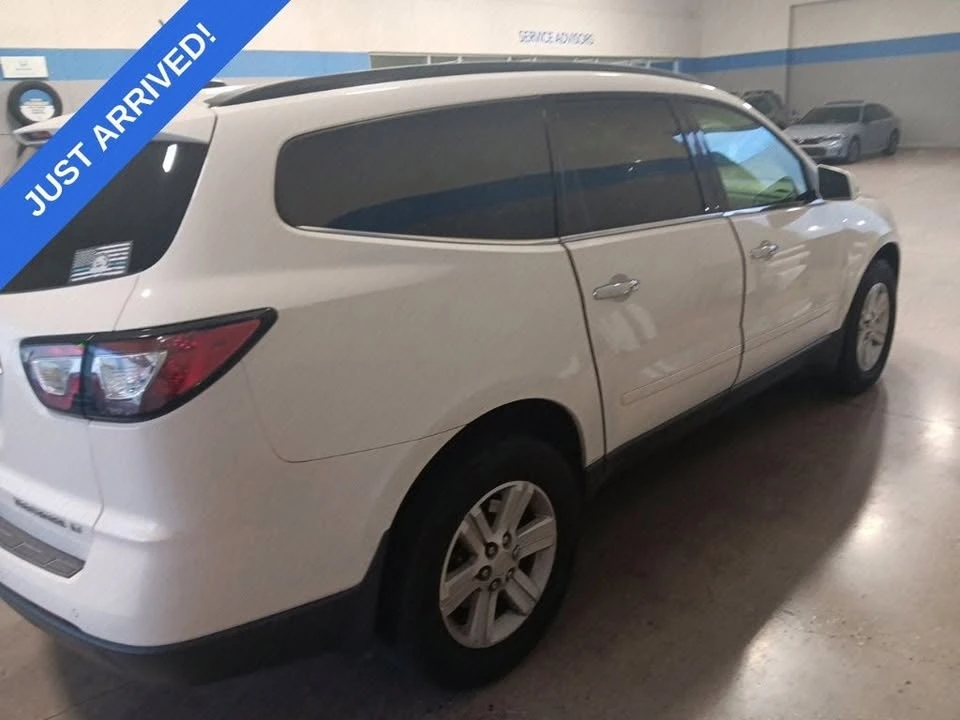 2014 Chevrolet Traverse - Image 2 of 5