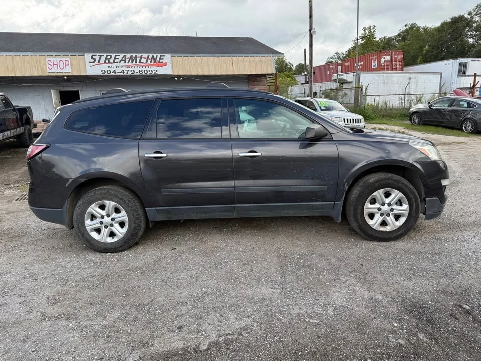 2014 Chevrolet Traverse - Image 2 of 20