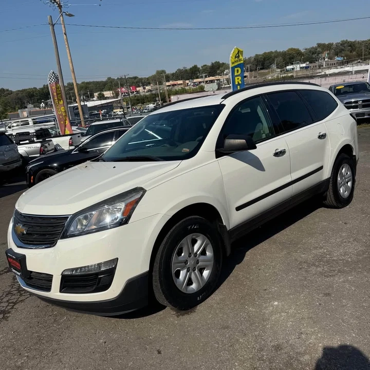 2014 Chevrolet Traverse - Image 5 of 17