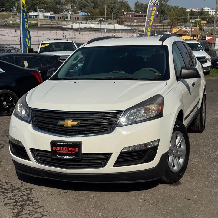2014 Chevrolet Traverse - Image 3 of 17