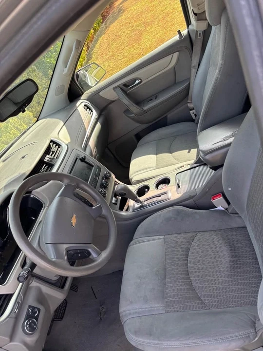 2014 Chevrolet Traverse - Image 14 of 16